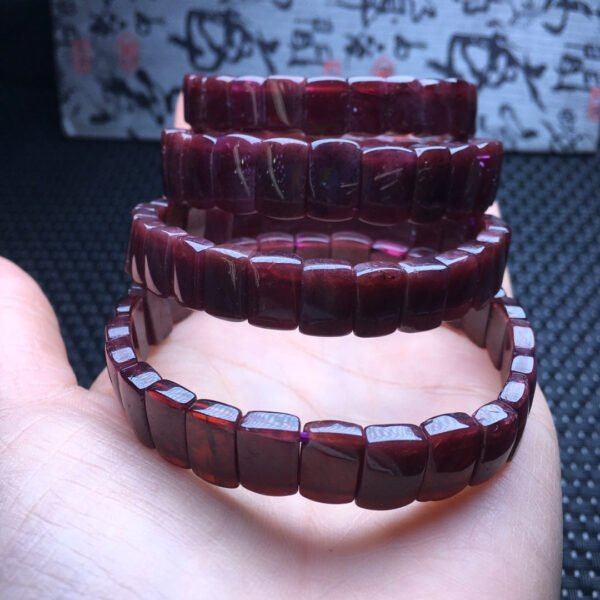 The garnet hand