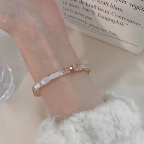 2023 New titanium Steel Inlaid real shell rose Gold H bracelet