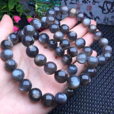 Black backbone single loop bracelet