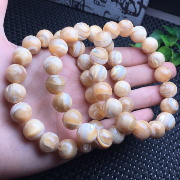 Horseshoe shell single loop bracelet
