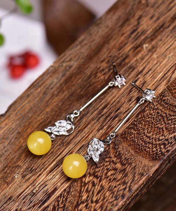 Natural Baltic mineral honey thread, chicken oil yellow 👍 Paired with 925 sterling silver accessories, the honey wax has a diameter of approximately 8.5mm, making it charming and elegant. 1020759