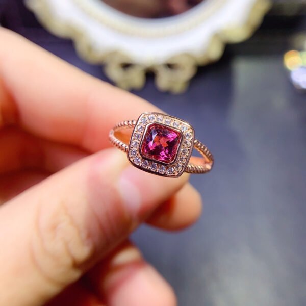 wsxc1698248579589_4 The pure natural magnesium aluminum garnet ring is shipped with a main stone size of 5mm,2510110246