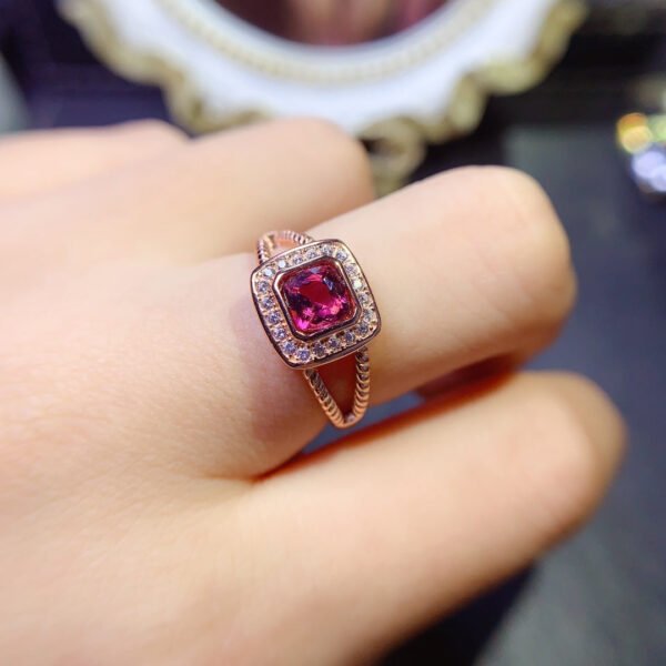 wsxc1698248579589_5 The pure natural magnesium aluminum garnet ring is shipped with a main stone size of 5mm,2510110246
