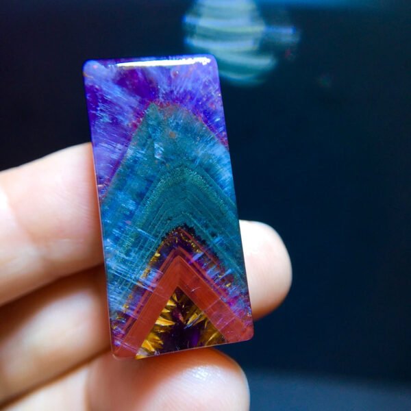 Aurora 23 Pyramid Impossible Plate Square Plate Material Pendant, Size 32.2/15.2/10.8mm2610938356