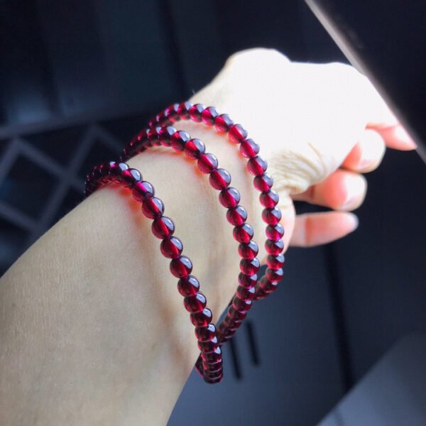 wsxc1698338123463_1 Natural Wine Red Garnet Three Ring Bracelet, with beads approximately 5.6 to 5.7mm in diameter2610169354