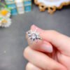 Pure natural moonstone ring, with a main stone size of 5mm round2810110123