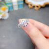 Pure natural moonstone ring, with a main stone size of 5mm round2810105136