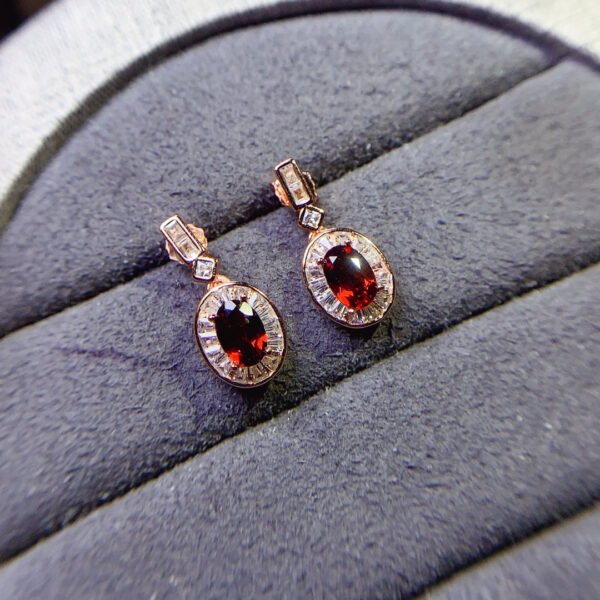wsxc1698954113964_0 Pure natural Mozambique garnet earrings, main stone 4 * 5mm0211095188