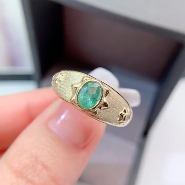 wsxc1699111789210_0 Pure natural Colombian emerald ring, main stone size 4 * 6mm0411190564
