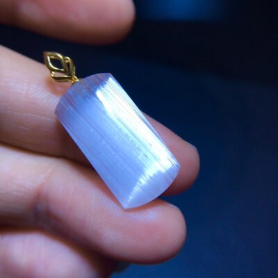 Pure natural gemstone Topaz 18k gold Wushi brand pendant, size 23.2/12mm0411538188