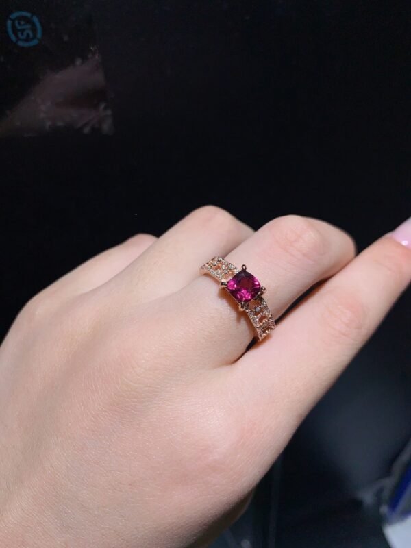 wsxc1699479330066_4 Pure natural magnesium aluminum garnet ring, with a main stone size of 6mm square0811130295