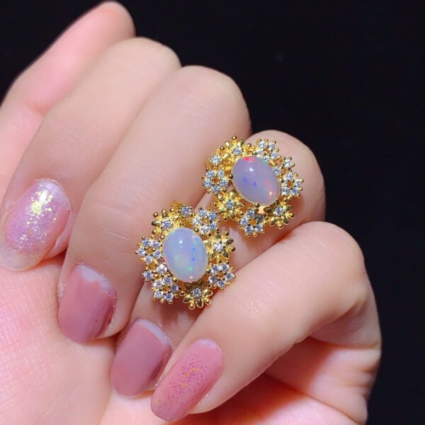 wsxc1699480401445_2 Pure natural dazzling white opal earrings, with a main stone size of 6 * 8mm0811130254