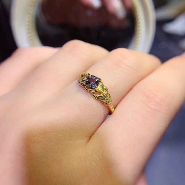 Pure natural Myanmar unburned spinel ring, with a main stone size of 5mm,1112170166