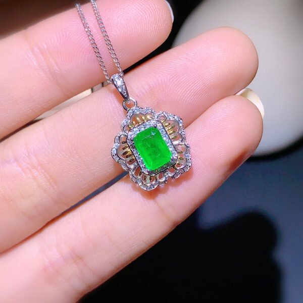 wsxc1700075681886_2 Pure natural Colombian emerald pendant, with a main stone size of 5 * 7mm1115450199