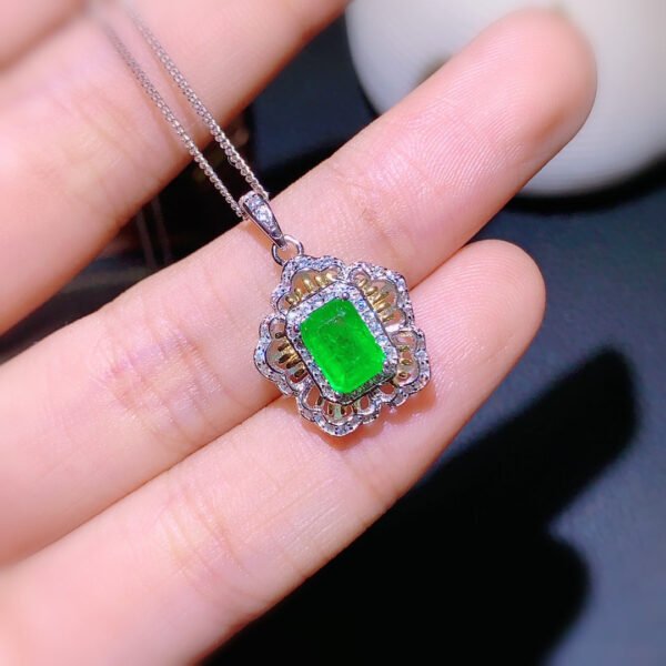 wsxc1700075681886_5 Pure natural Colombian emerald pendant, with a main stone size of 5 * 7mm1115450199