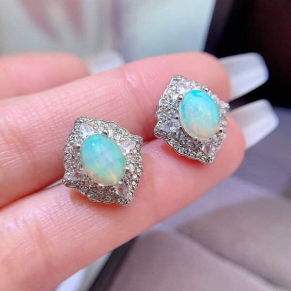 wsxc1700076461750_1 Pure natural dazzling white opal earrings, with a main stone size of 6 * 8mm1115140233