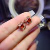 wsxc1700248706272_0 Pure natural Fenda garnet earrings, with a main stone size of 5mm.1117130599