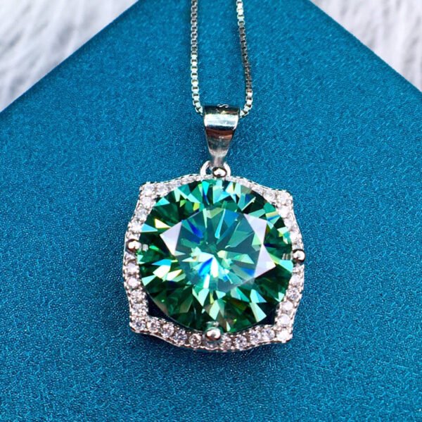 wsxc1700320177440_0 Popular Mosang Diamond Pendant, with a main stone of 6 carats and a circle of 12mm,1118199144